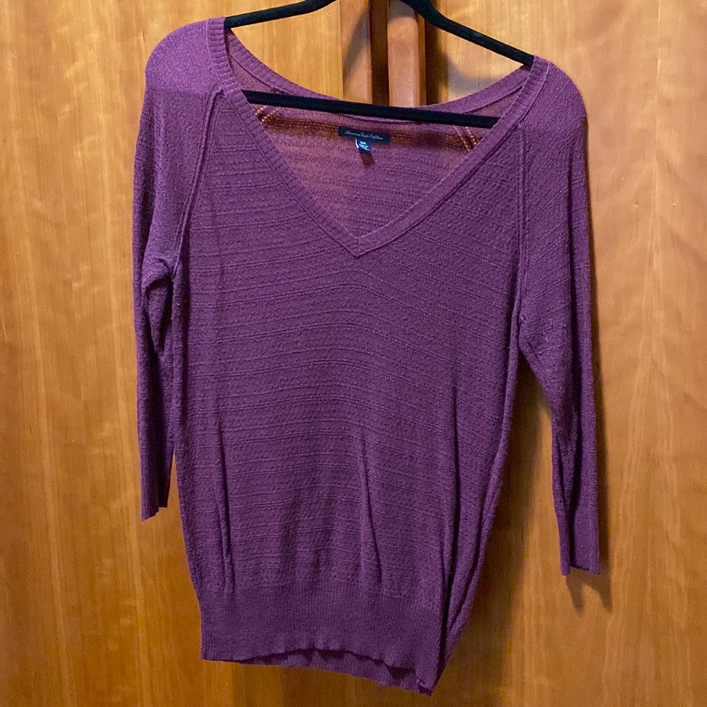 Lightweight maroon American Eagle V-neck sweater